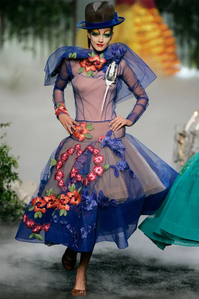 Look 15